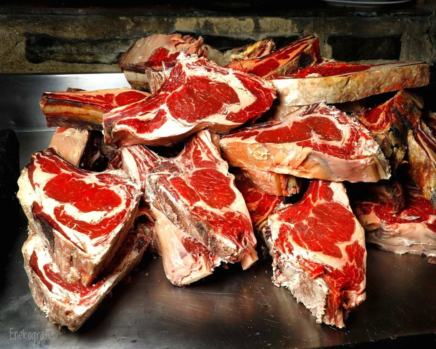 Chuletones antes de la brasa